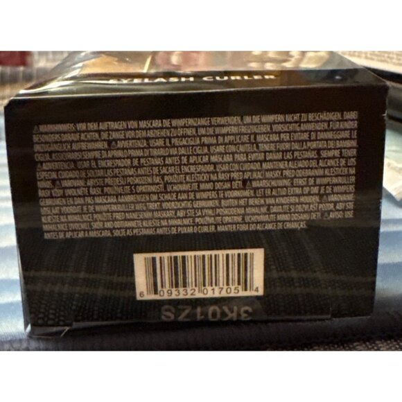 ELF Eyelash Curler With Comfortable Rubber Pad & Ergonomic Design - Picture 5 of 5